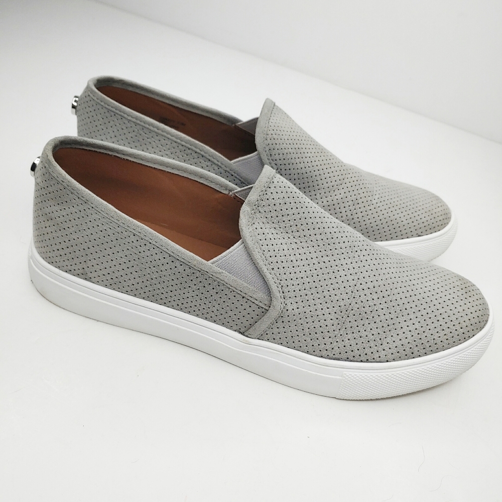 Steve Madden Skate Shoe Boat Gray Flat Pull On